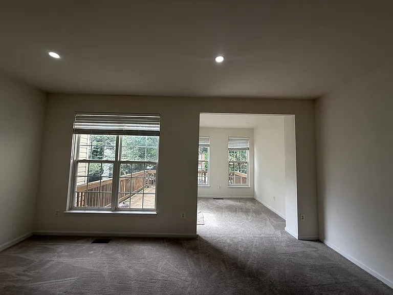 13129 Park Crescent Cir — Photo 28