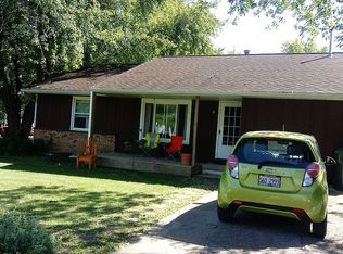 9 E Oak St, Ashmore, IL 61912