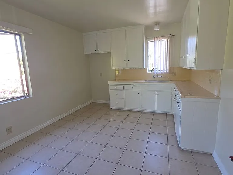126 E Garfield Ave — Photo 1