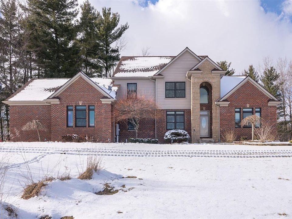 1st image of 18550 Blue Heron Dr