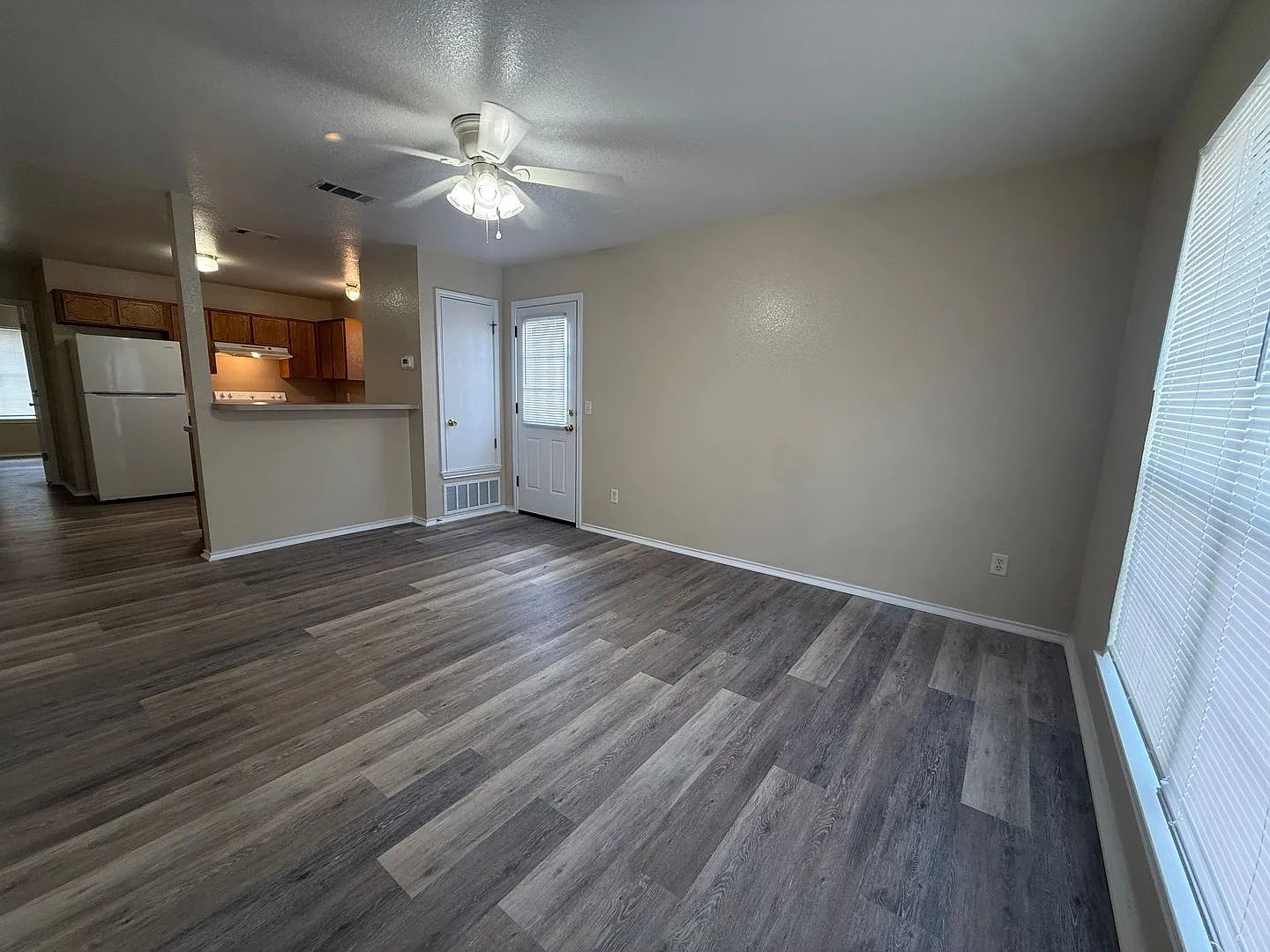 4000 Doraine Court — Photo 2
