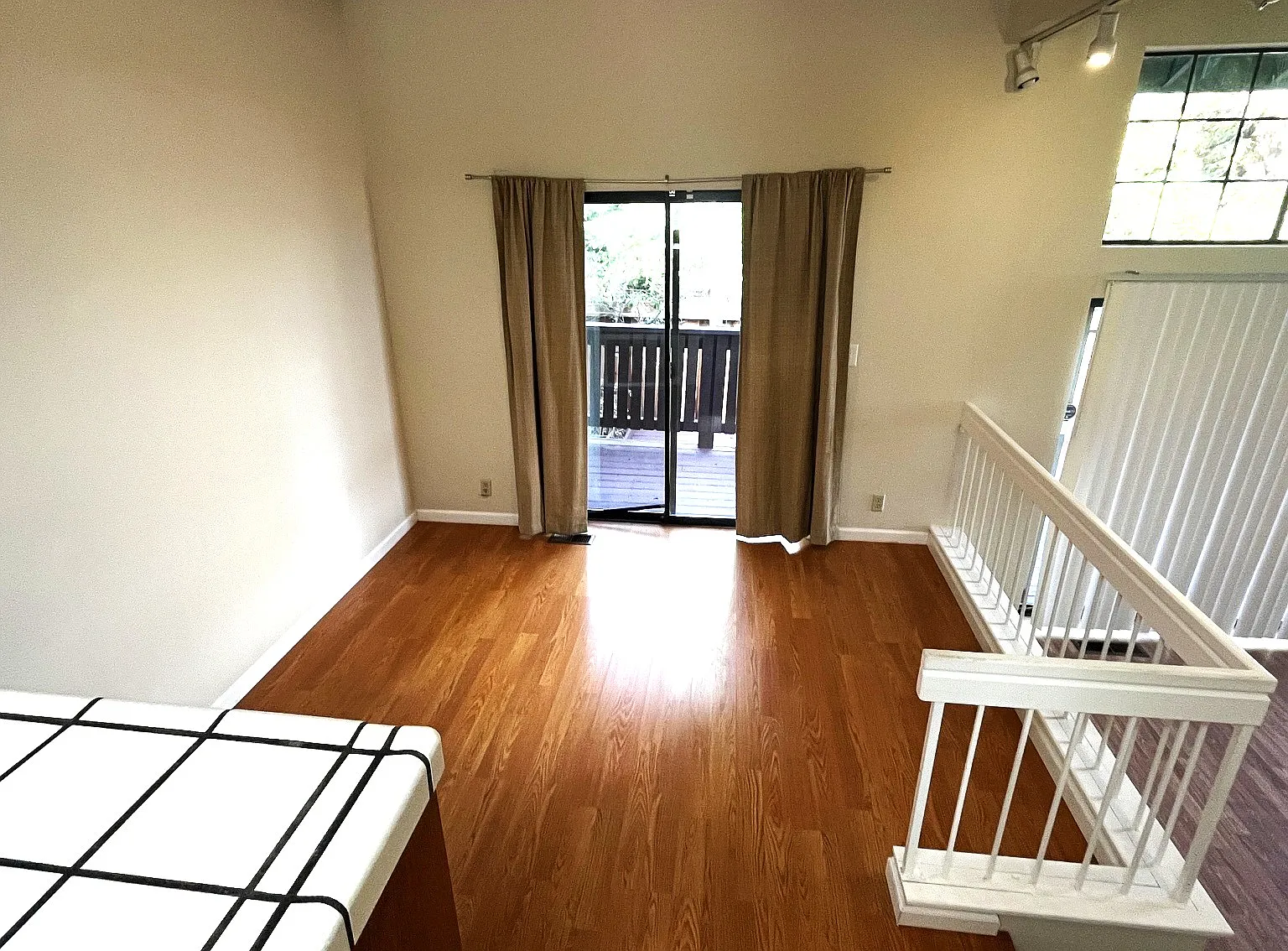 2 bed, 2.5 bath, 1364 sqft, $3,600 — Photo 3