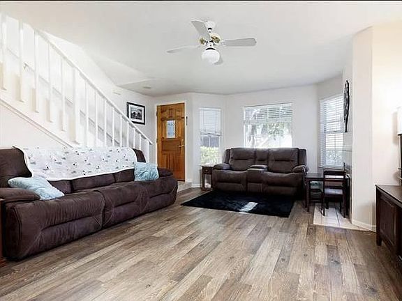 3rd image of 105 Bluebonnet Ln #B