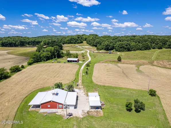 571 Saint Francis Ln, Chamois, MO 65024