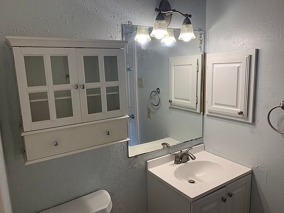 4th image of 1020 Vedral Pl