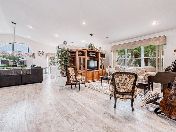 5th image of 9532 Honeybell Cir
