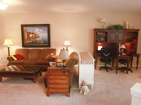 4th image of 2633 Camberley Cir