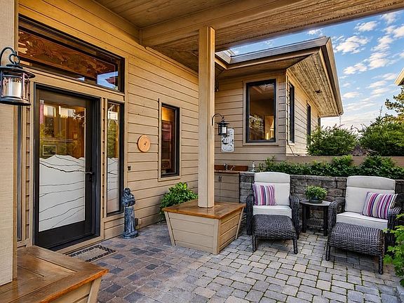 3rd image of 905 & 857 Dancing Bears