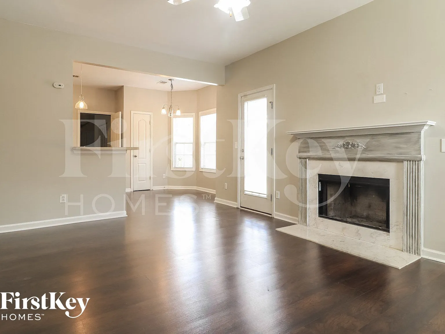 4 bed, 2.5 bath, 2792 sqft, $2,390 — Photo 2