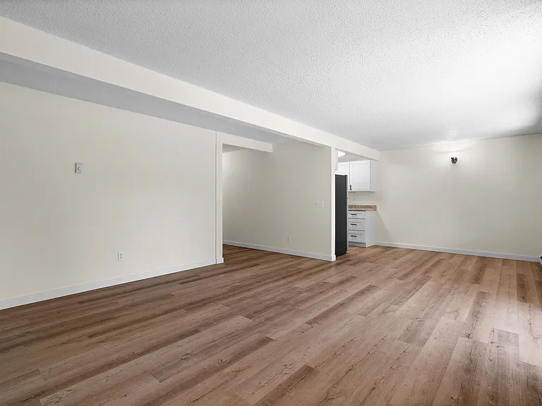 2 Bedroom 1.5 Bath w/Garage 787 Sq Ft 2 Bedroom 1.5 Bath w/Garage 787 Sq Ft