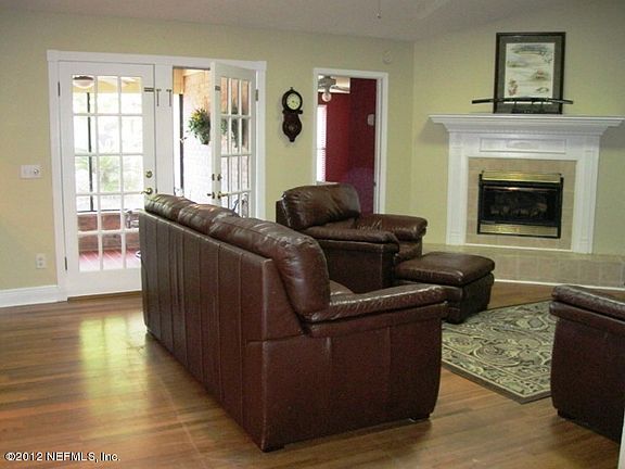 5th image of 2229 Staggerbush Dr