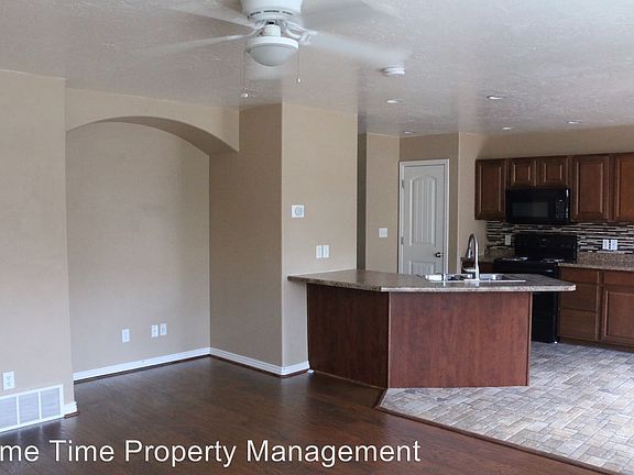 3rd image of 1233 N Firefly Dr