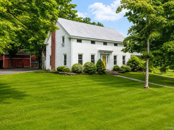 4028 County Route 26, Greenville, NY 12083