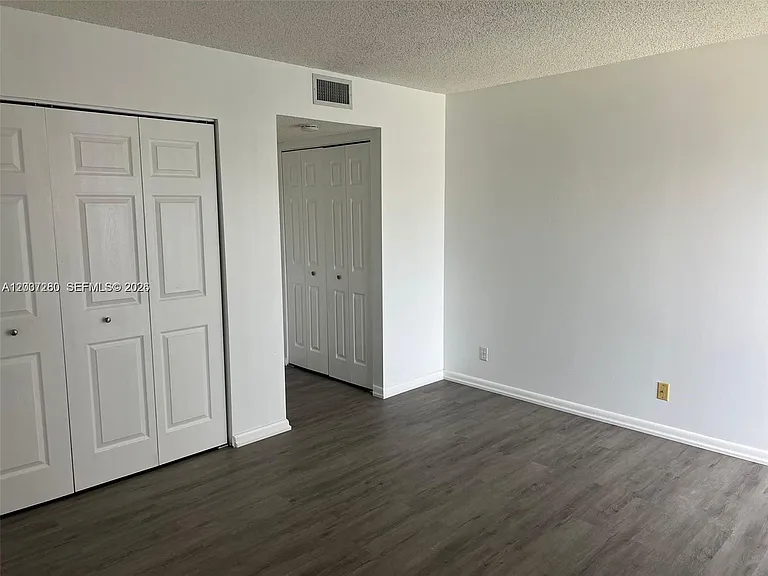 8610 N Sherman Cir #504 — Photo 8