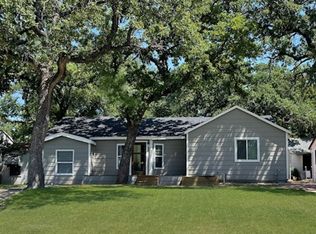 2117 Cardinal Ln, Fort Worth, TX 76111