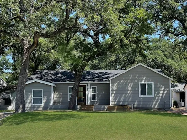 2117 Cardinal Ln, Fort Worth, TX 76111