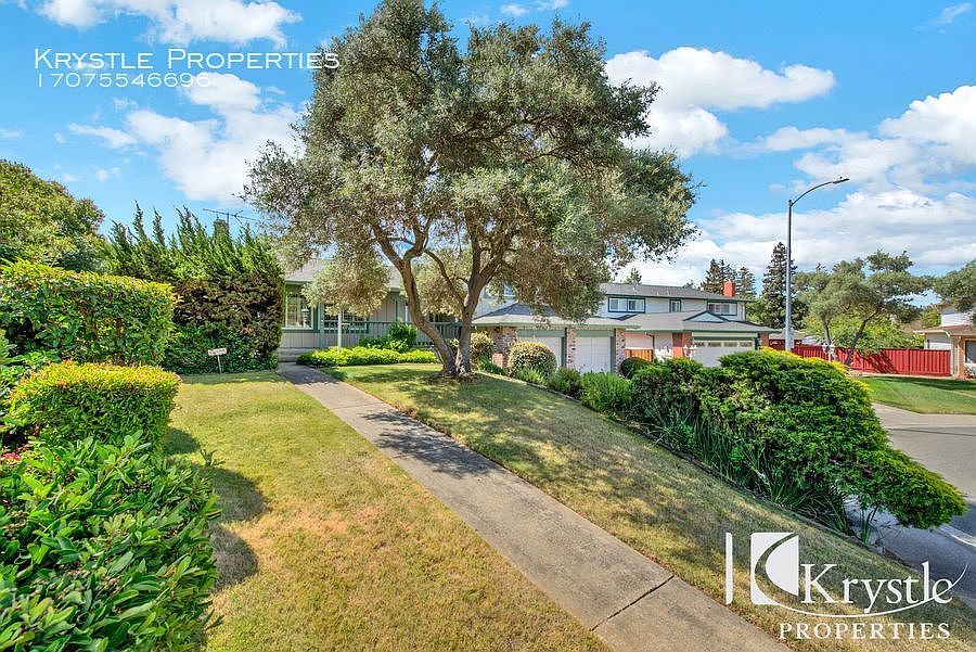 1st image of 137 Royal Ct