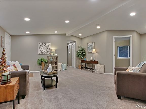 5th image of 32218 65th Avenue Ct E