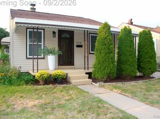 208 W Fairmount Ave, Pontiac, MI 48340