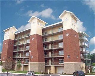 1st image of 815 Wells St Unit 504