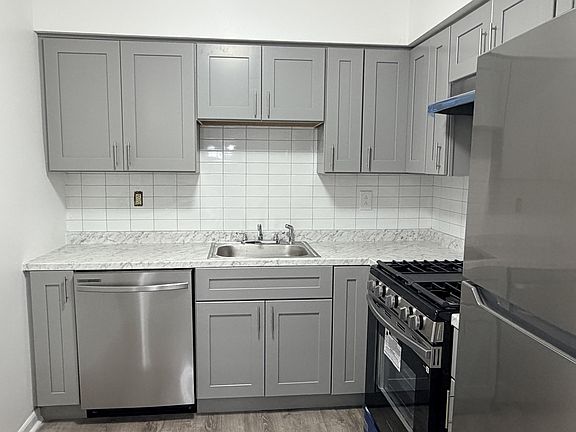 2nd image of 614 Waterford Dr