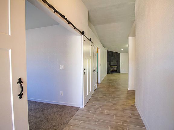 3rd image of 25646 S Parkside Dr