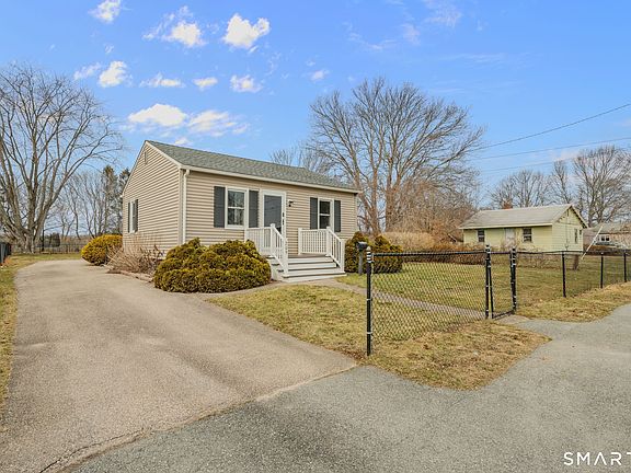 3rd image of 209 Midway Oval