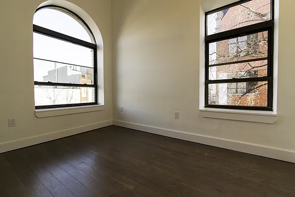 Rented by Nooklyn NYC LLC | media 28