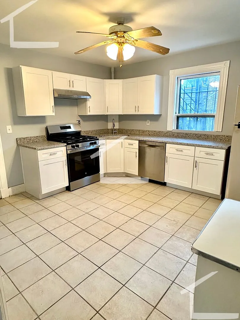 Check out this 2 bed in Allston... — Photo 4