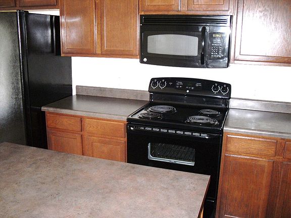 4th image of 642 Diana Dr