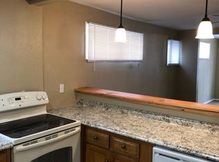 911 Metropolitan Ave, Leavenworth, KS 66048