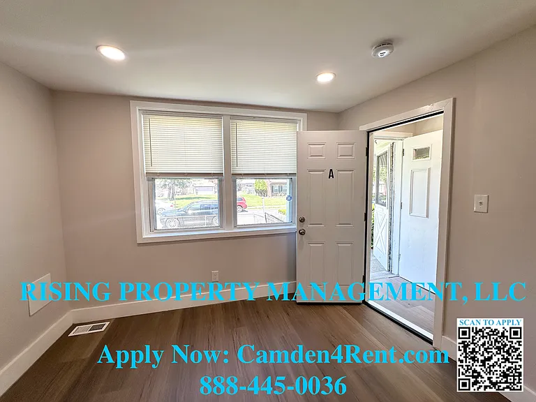 1566 Bradley Ave — Photo 9