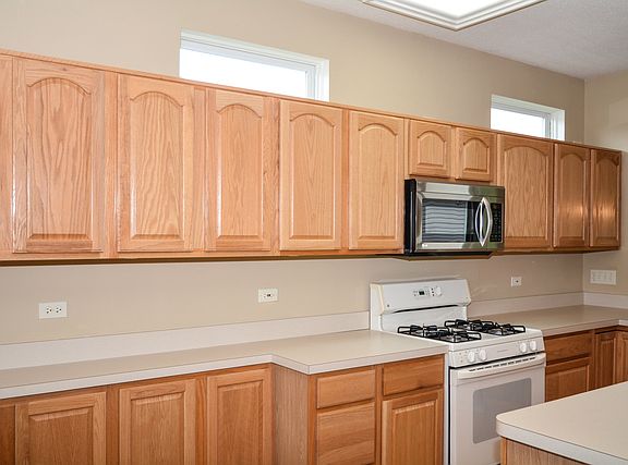 5th image of 13281 Stratford Ln