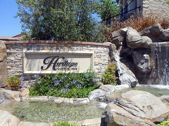 Entrance to Heritage at Vista Del Verde