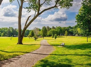 1 Charles St APT X, Reading, MA 01867