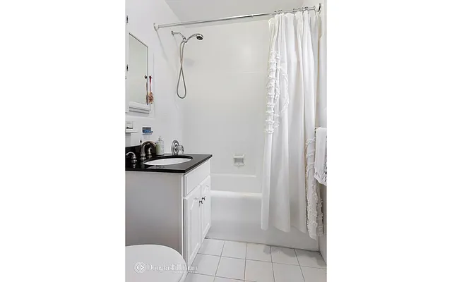 Rented by Douglas Elliman | media 20