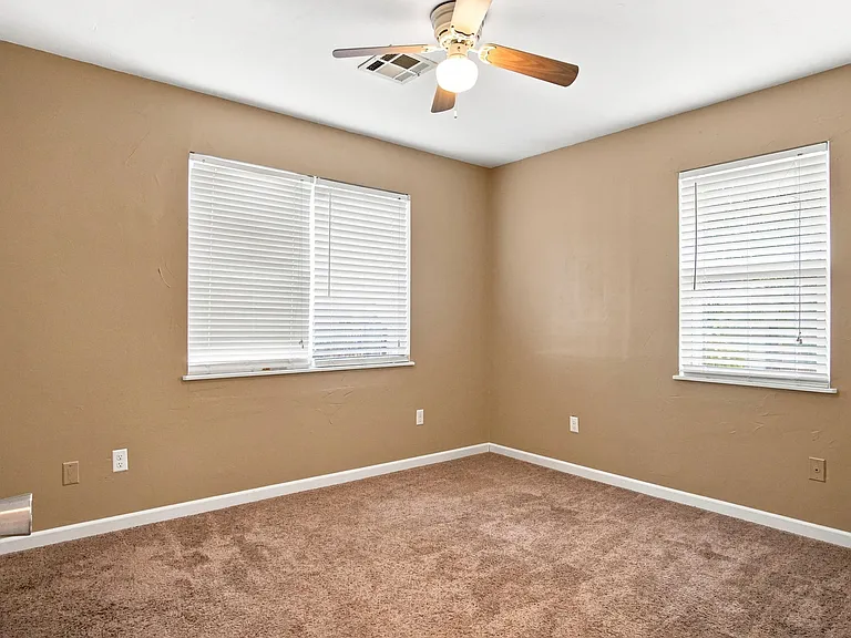 4705 S Hudson Ave — Photo 13