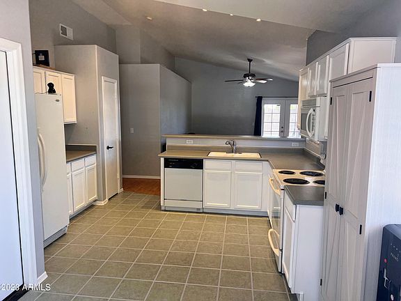 5th image of 8809 E DES MOINES Street