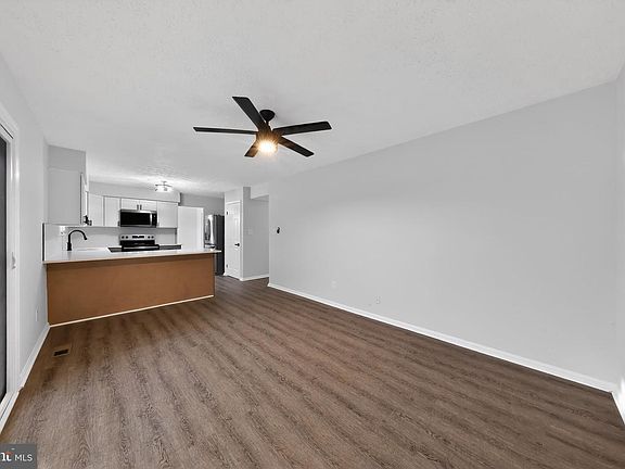 5th image of 225 Heather Way
