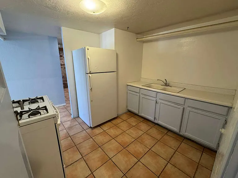 2873 W 2nd Ave — Photo 5