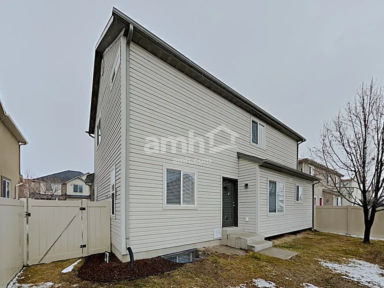 7506 N Addison Ave — Photo 22