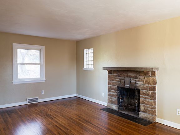 4th image of 247 Broadmoor Ave