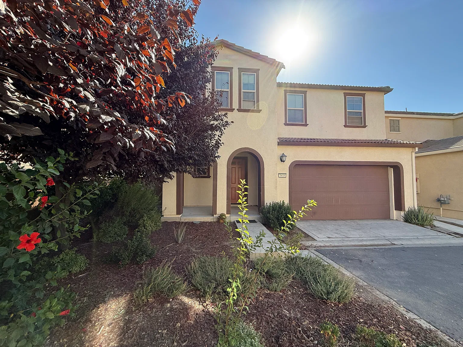 4 bed, 2.5 bath, 1998 sqft, $2,900 — Photo 1