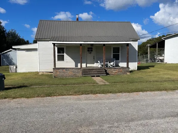 120 7th St, Calhoun, TN 37309