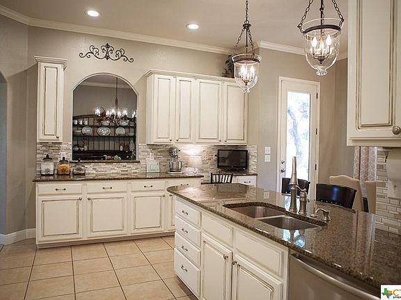 4th image of 718 Dulcinea Dr