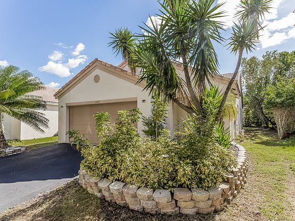 2nd image of 4266 Greenbriar Ln