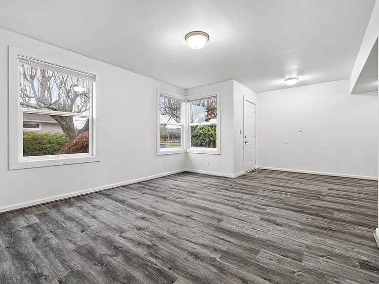 1017 7th Ave SW — Photo 9