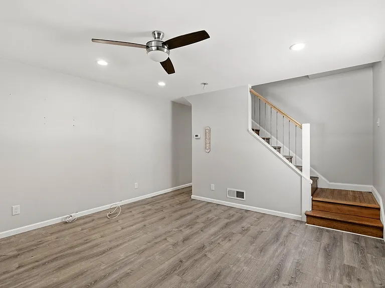 8530 Oakleigh Rd — Photo 4