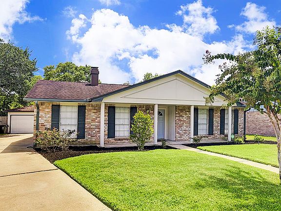 3rd image of 13527 Brook Hollow Dr