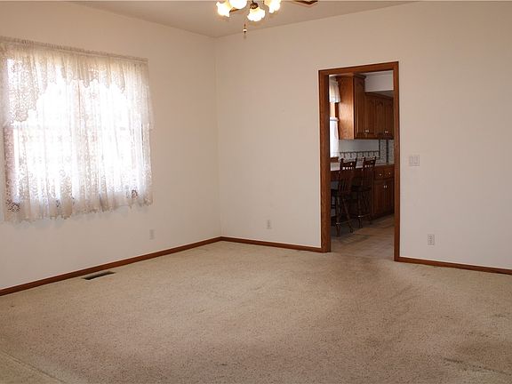 5th image of 213 N Wood St